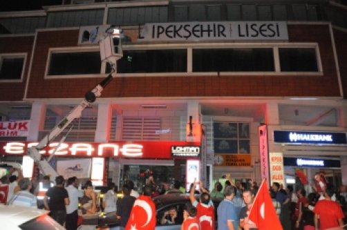 Başkan Dündar:Vatan Hainlerini Aramızda Barındırmayacağız!
