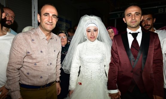 Nikahları Demokrasi Meydanında Kıyıldı!