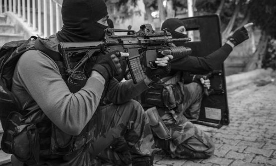 Polisten Hava Kuvvetleri Komutanlığı'na Operasyon!