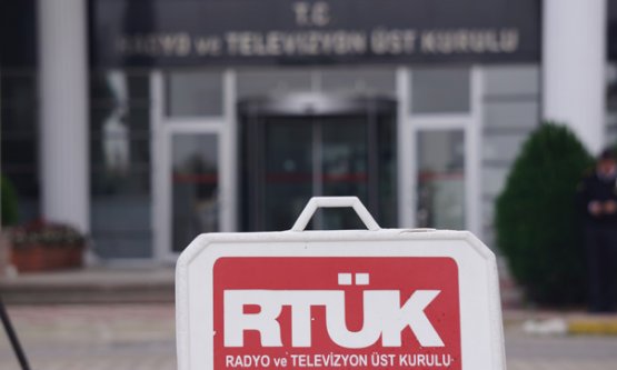 RTÜK FETÖ YANLISI YAYIN KURULUŞLARIN LİSANSLARINI İPTAL ETTİ!