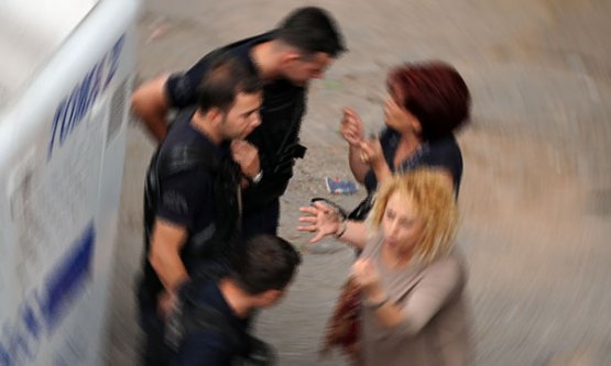 VATANDAŞIN POLİSİ BİLE ÇILDIRTACAK SORULARI!