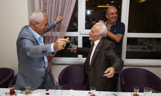 Başkan Bozbey'den Çiftetelli ŞOV!