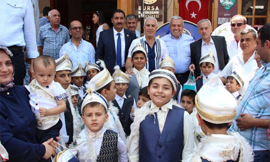 Başkan Bozbey Sünnet Çocuklarını Yalnız Bırakmadı!