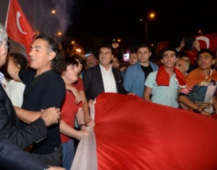 Birlik ve Beraberliğimiz İçin Dik Durduk!