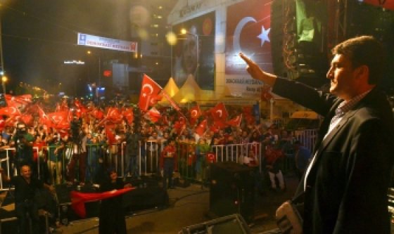 Bu Kalkışma İle Dostu Düşmanı Tanıdık!