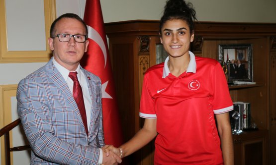 Büyükşehir'den Şampiyon Geçti!