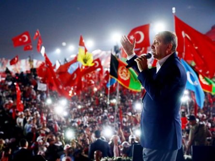 Cumhurbaşkanı Erdoğan Milletimiz Çok Büyüktür Esaret ve Zillet Kabul Etmez!