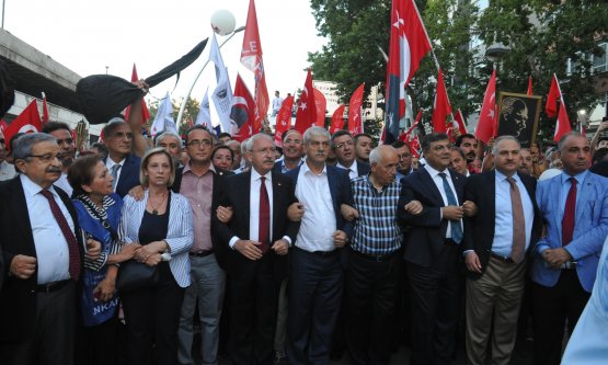 Kılıçdaroğlu Büyük Yürüyüşe Katıldı!