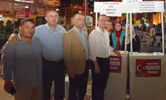 Mustafakemalpaşa'ya Demokrasi Kürsüsü!