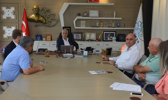 Nilüfer'i Takip Ediyor!