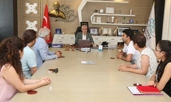 Sinemacılar Mustafa Bozbey'e Plaket Verdi!