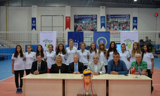 Voleybol Oyuncularına Doğa Okulları Desteği!