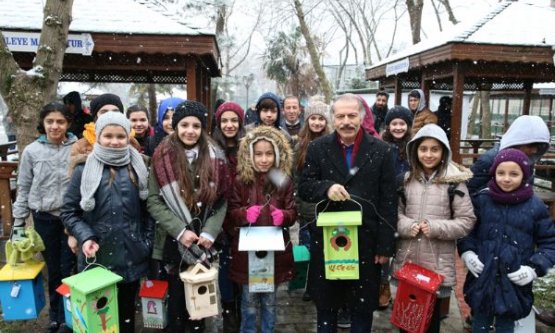 KEDİLERE ISITMALI KÖŞK KUŞLARA YUVA!