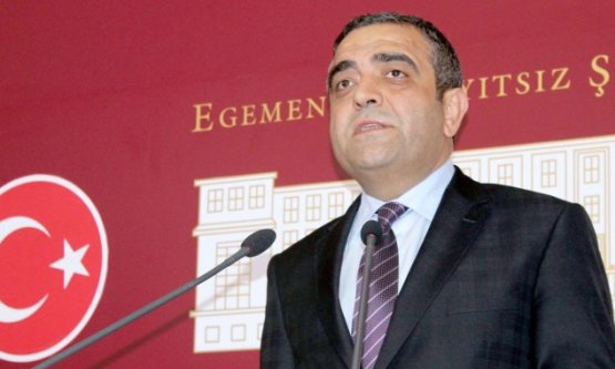 TUTUKLU CUMHURİYET YAZARLARINA GETİRİLEN YASAĞI SORDU!