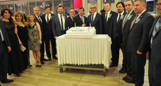 ONUR PLAKETLERİNİ ALDILAR!