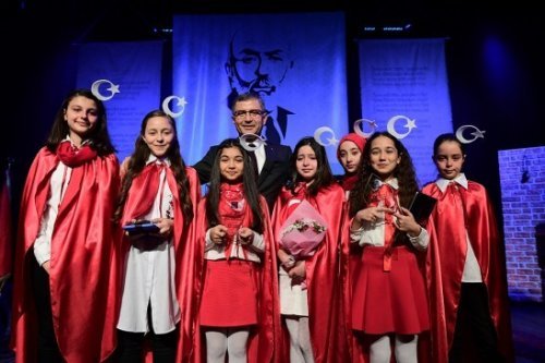Üsküdar'ın 'İSTİKLAL MARŞI”nı En Güzel Okuyan Öğrencileri!