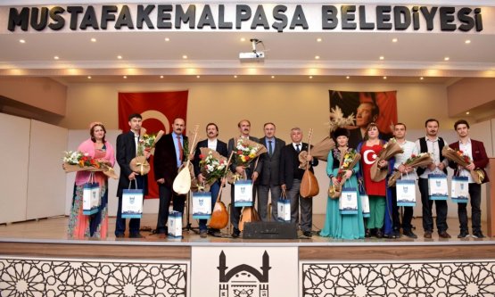 Âşıklar Mustafakemalpaşa'da Atıştı!