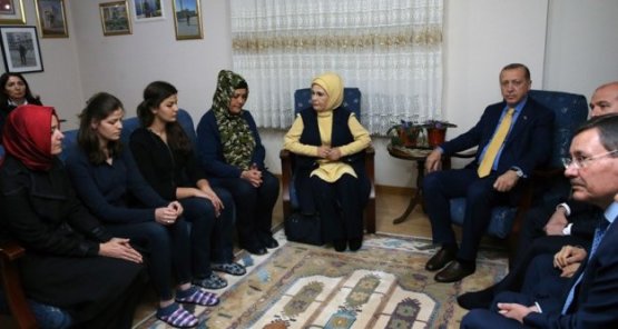 Cumhurbaşkanı Erdoğan, Şehit Polislerin Ailelerini Ziyaret Etti!