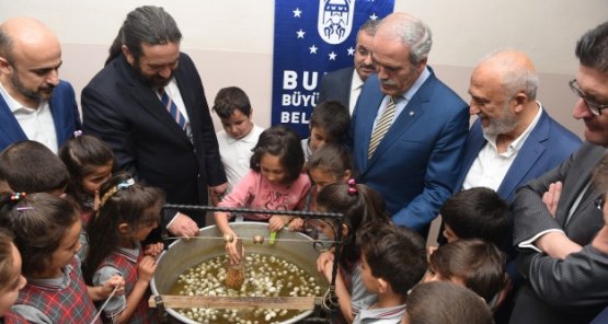 İpek Böceği Minik Ellerde Hayat Buluyor!