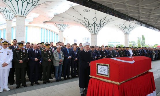 Cumhurbaşkanı Erdoğan, Piyade Yüzbaşı Üçöz'ün Cenaze Törenine Katıldı!