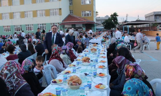 Yalıntaş'ta Bin Kişilik İftar Sofrası!