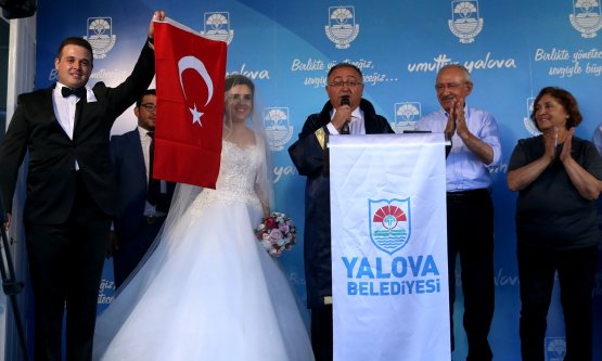 Chp Genel Başkanı Kemal Kılıçdaroğlu, Adalet Yürüyüşü'nde Nikah Şahitliğini Yaptı!