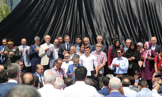 Demokrasi Kahramanlarının İsmi 107 Tonluk Anıtla Ölümsüzleşti!