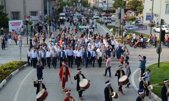 Festival Coşkusu Kortej ve Galayla Başladı!