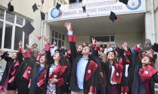 İnegöl İşletme Fakültesi 2'nci Mezunlarını Verdi!
