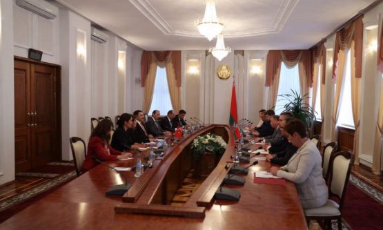 Karma Ekonomik Komisyonu (KEK) 9. Toplantısı Veysel Eroğlu'nun Eş Başkanlığında Belarus'ta Yapıldı!