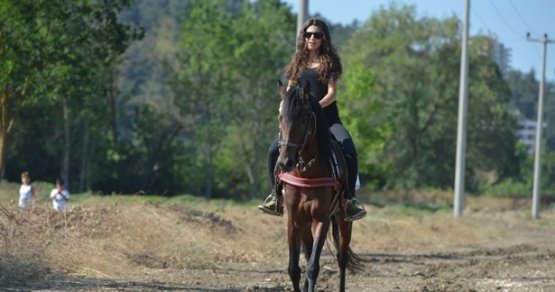 Nilüfer Rahvan At Yarışları Nefes Kesecek!