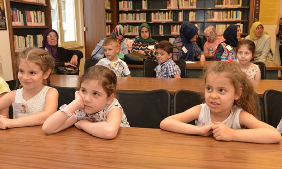Nilüferli Minikler Ebeveynleriyle Kütüphanede!