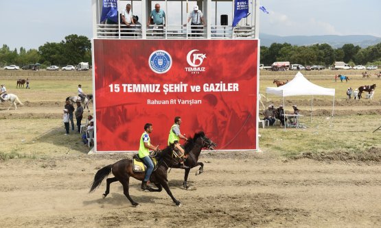 Rahvan Atları 15 Temmuz Anısına Yarıştı!