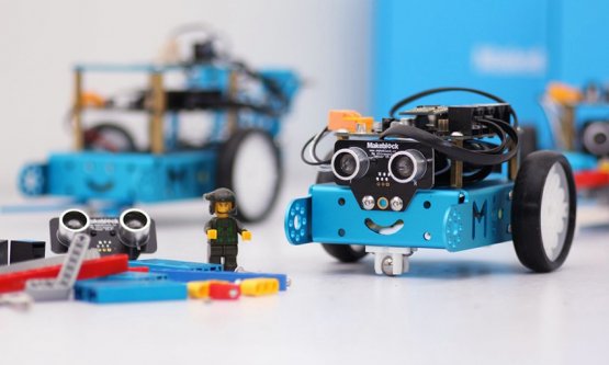 Öğrencilere robotik uygulama eğitimi