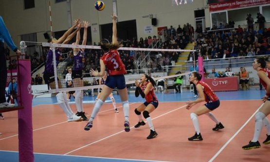 Nilüfer deplasmanda güldü