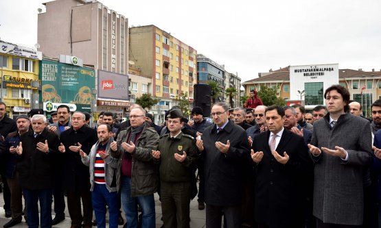 Mustafakemalpaşa'dan Mehmetçiğe 2 tır destek