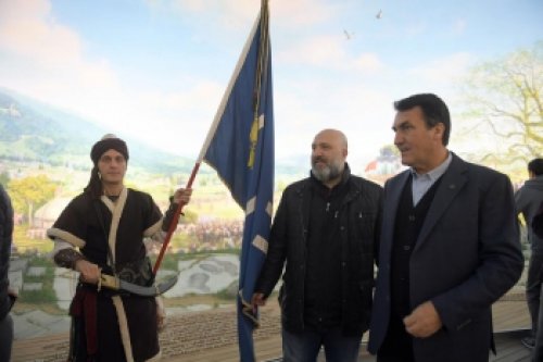 Şehzade Osmanoğlu, Fetih Müzesi'nde Duygulandı