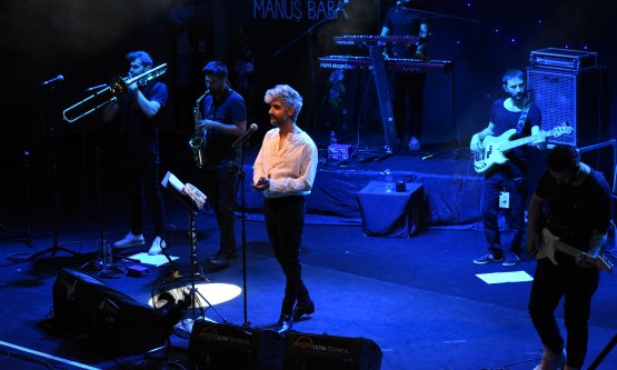 MANUŞ BABA'DAN ALTINOLUK'TA KAPALI GİŞE KONSER