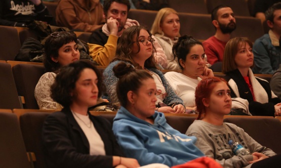 Dünya Tiyatro Günü'nde felaketlerin sanata yansımasını konuştular