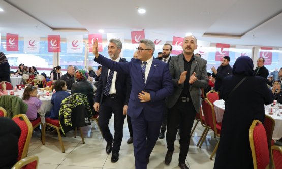 Yeniden Refah Partisi iftarında izdiham yaşandı