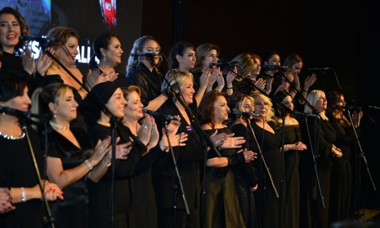 Şarkılarla çocuklara umut oldular