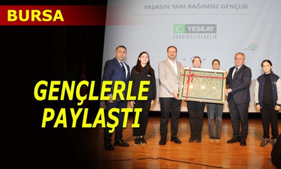'BAĞIMSIZ GENÇLİK MANİFESTOSU'nu Bursa'da gençlerle paylaştı