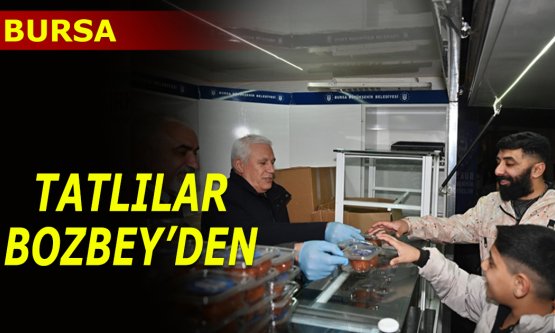 Mustafa Bozbey'den Regaib Kandilinde tatlı ve lokma ikramı