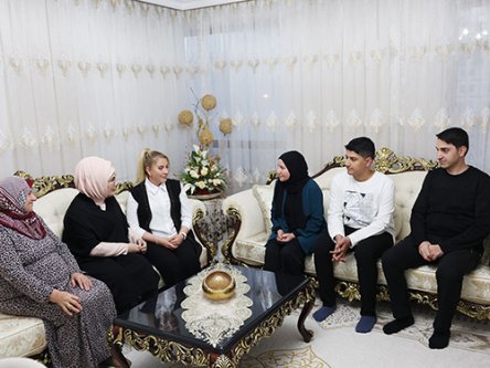 Emine Erdoğan, Vehibe Sayın#039;ın iftar sofrasına konuk oldu