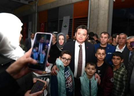 Erkan Aydın Bin Kişiyle Aynı Anda İftar Açtı