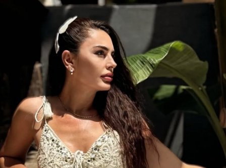 AYSU BAÇEOĞLU'NUN '10 NUMARA” ŞARKISI