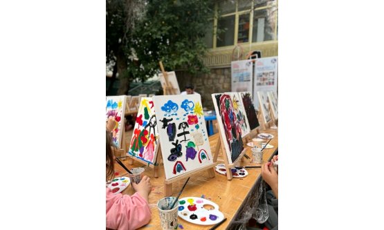 Minik Ellerden Büyük Umutlar: Çocukların Resimleri Kanserle Mücadeleye Destek Oluyor!