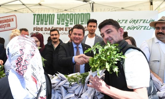 14 Mayıs Dünya Çiftçiler Günü'nde Osmangazi Belediyesi Ata Tohumu Fidelerini Dağıttı: Kentsel Tarıma Büyük İlgi