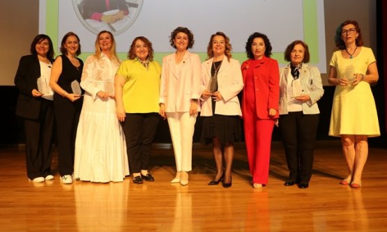 BUİKAD #039;Noktalama Projesi#039; 17. Dönem Sertifika Töreniyle Taçlandı: 632 Üniversiteli Kız Öğrenci Güçlendirildi