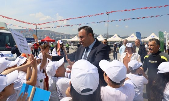 Bursa Büyükşehir Belediyesi'nden Deniz Dibi Temizliği: Gemlik Körfezi'nde Çevre Farkındalığı Yükseliyor!